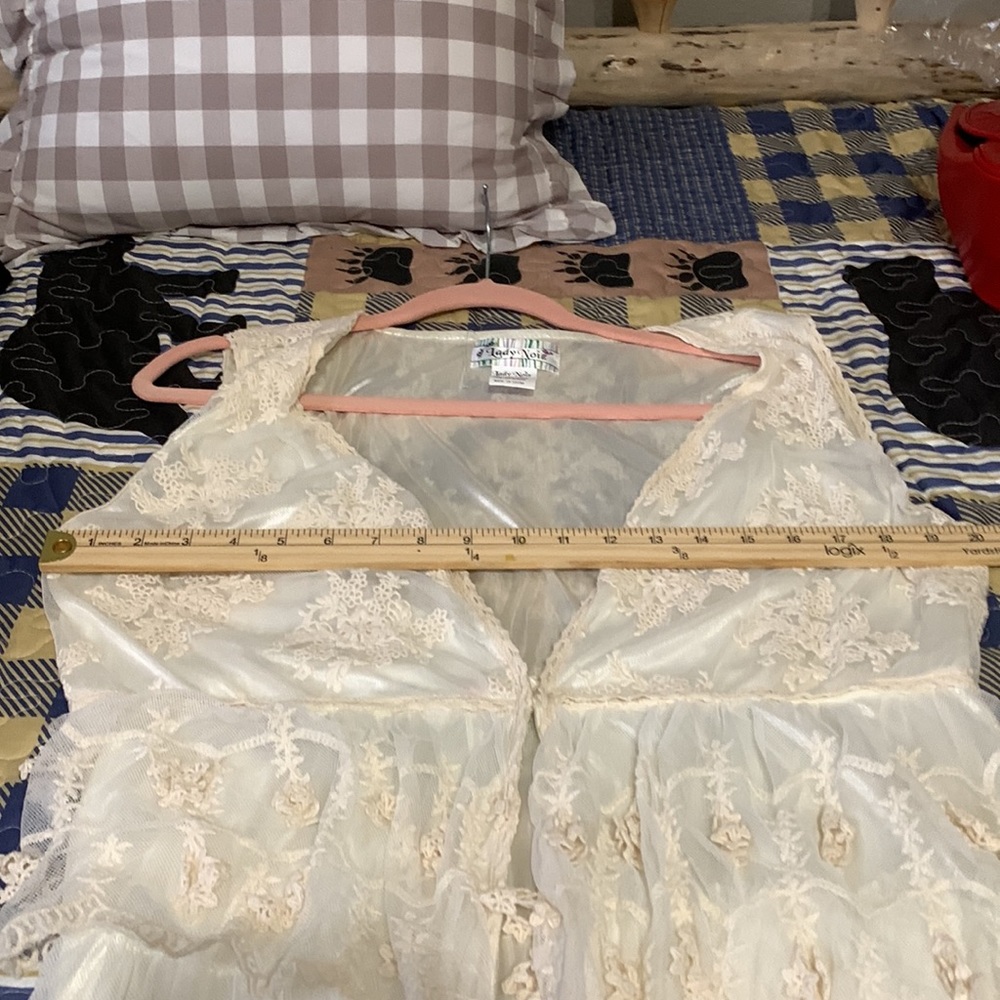 Lace Vest - Picture 4 of 10